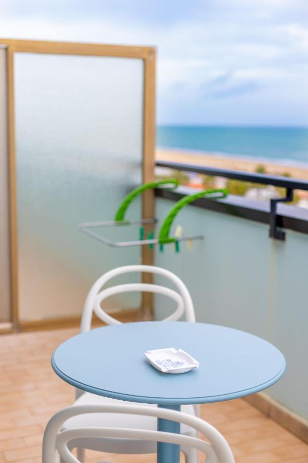 Hotel Continental Tortoreto Εξωτερικό φωτογραφία