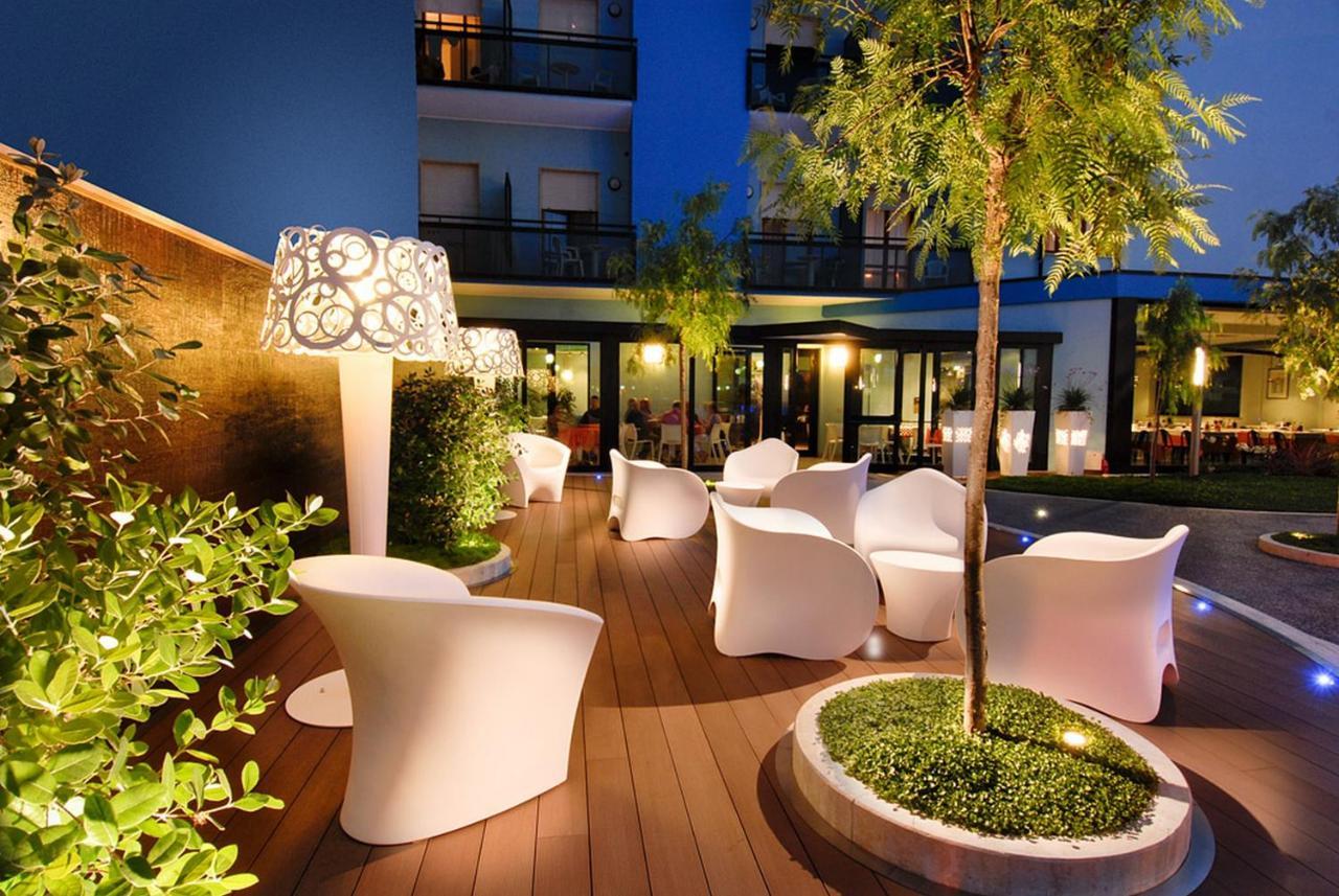 Hotel Continental Tortoreto Εξωτερικό φωτογραφία