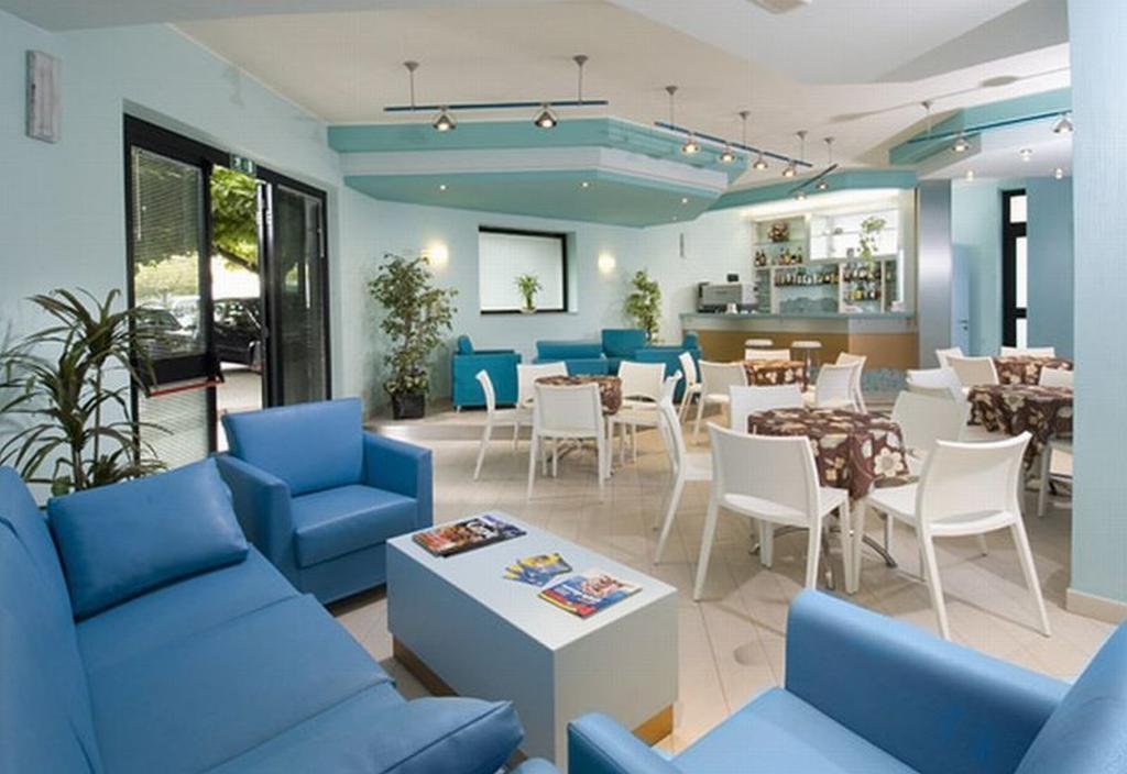 Hotel Continental Tortoreto Εξωτερικό φωτογραφία