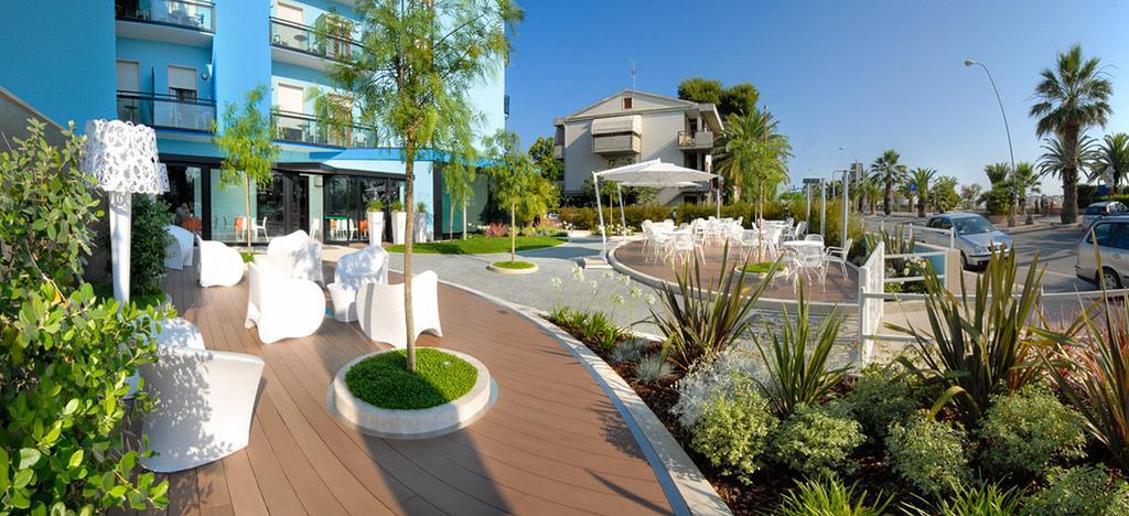 Hotel Continental Tortoreto Εξωτερικό φωτογραφία
