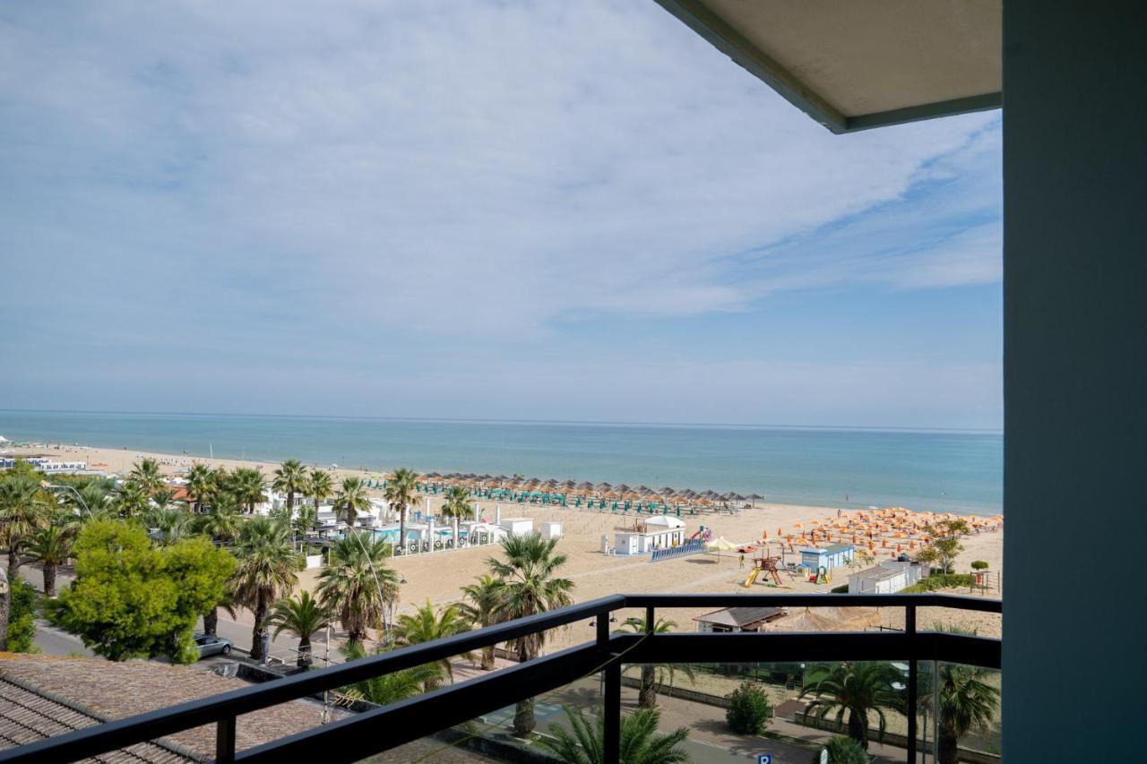 Hotel Continental Tortoreto Εξωτερικό φωτογραφία