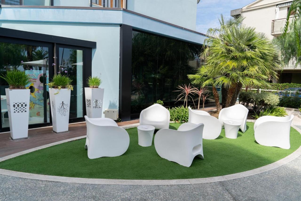 Hotel Continental Tortoreto Εξωτερικό φωτογραφία