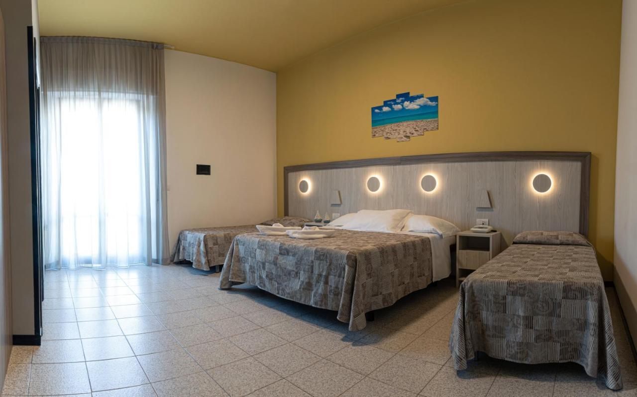 Hotel Continental Tortoreto Εξωτερικό φωτογραφία